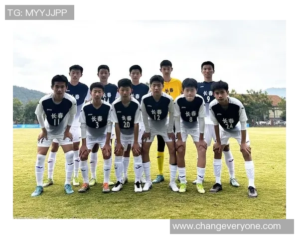 赛后分析:广州足球队与杭州足球队球员个人能力全面对比与评价 赛后分析:广州足球队与杭州足球队球员个人能力全面对比与评价