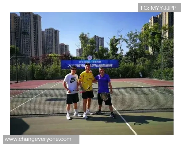 赛后复盘：广州网球队与武汉网球队的团队协作分析与经验总结