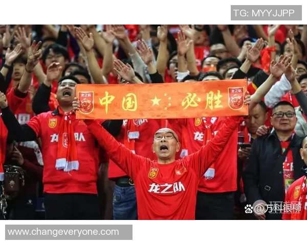 重庆足球队个人能力引发热议球迷对球员表现褒贬不一 重庆足球队个人能力引发热议球迷对球员表现褒贬不一